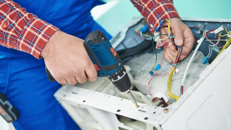 Güzelbahçe Altus Altus çamaşır makinesi kart tamiri – Su almama arızası orijinal parça ile giderildi. - Teknik servis örneği
